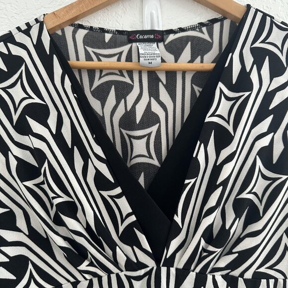 Cocomo Babydoll Blouse Womens M Black Geometric Pattern 3/4 Sleeve Stretch - Picture 3 of 9